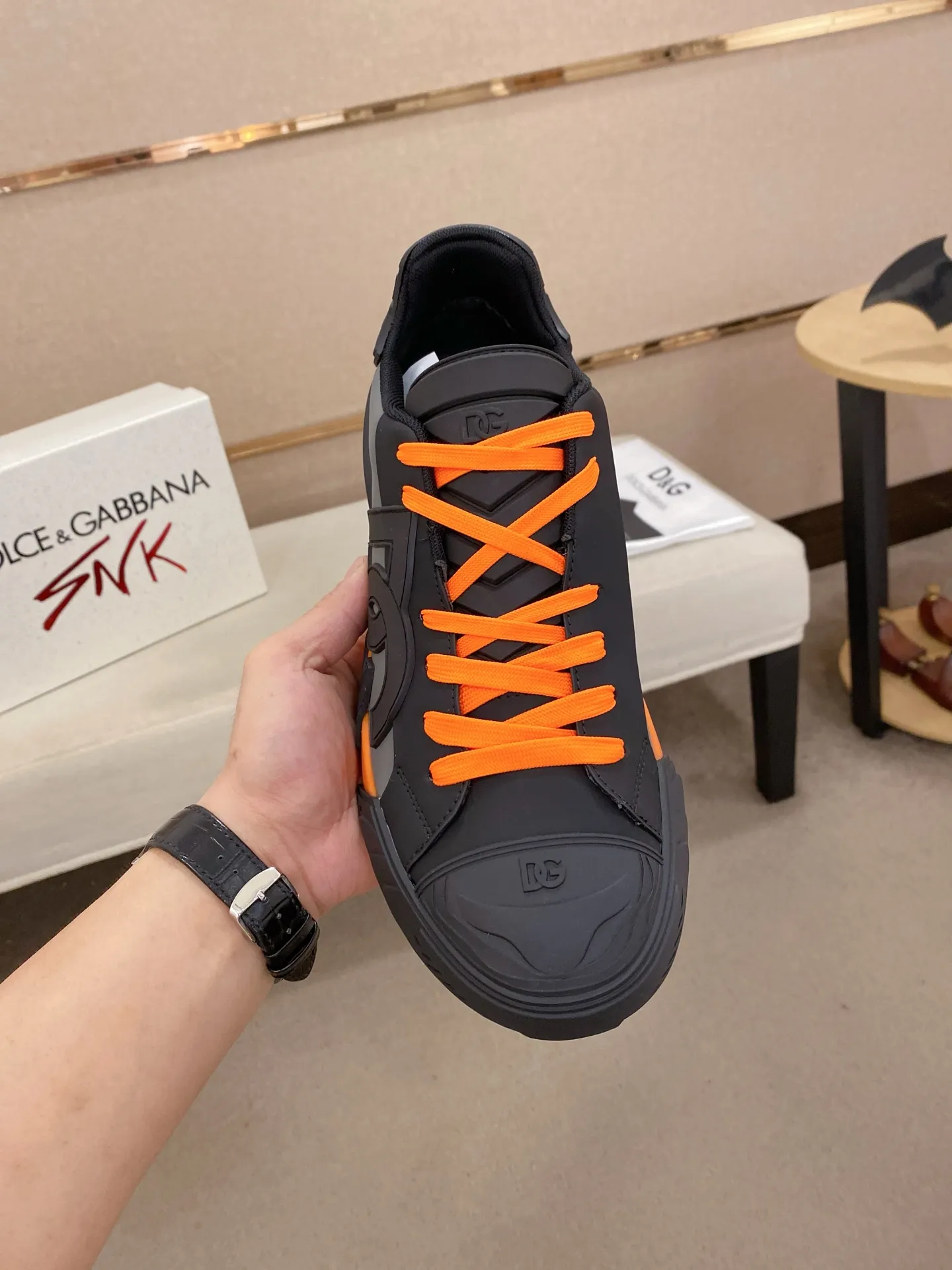 Men's shoes 💰: 660💰 (top quality) The latest sports style DG hot model recommendation, 👉 first launch of men's shoes 😻 I am really crazy about it, top design, impeccable comfort, absolute best-seller, imported cowhide upper, full cowhide lining🐂. Original replica, the latest cool outsole 💥👟Number of codes: 38-44 (45/custom-made, non-refundable)